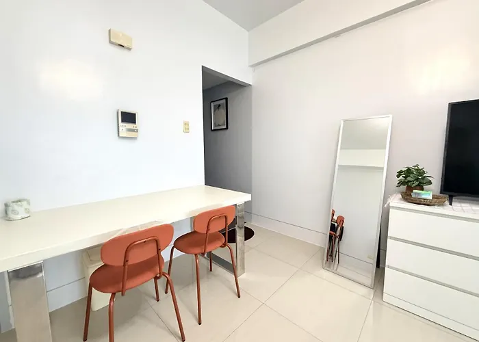 Cozy Near Greenbelt, Legazpi Village Makati