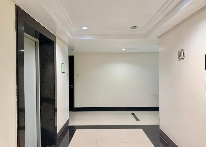 Cozy Near Greenbelt, Legazpi Village Makati Apartment
